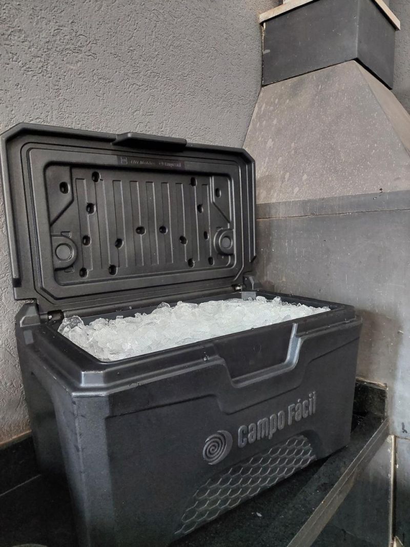 Caixa Térmica 55L